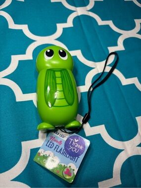 New Green Grasshopper Novelty LED Flashlight - Cute Grasshopper Design